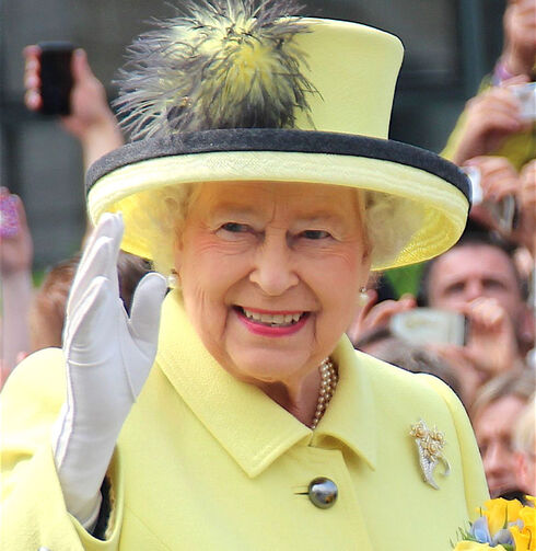 Queen Elizabeth II dies